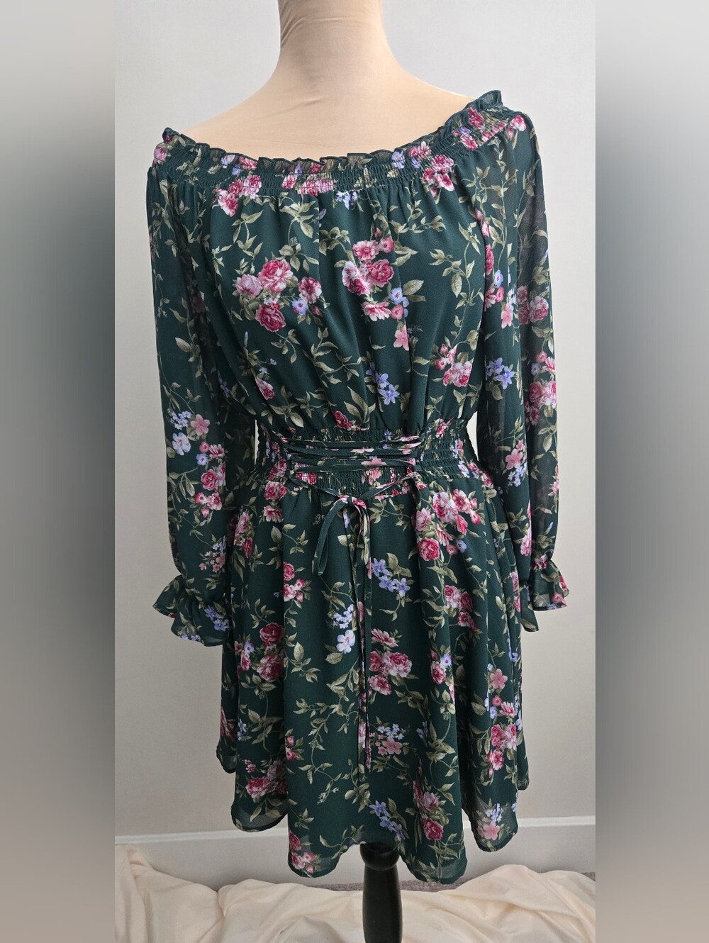 FOREVER 21 Women’s Floral Off Shoulder Mini Dress Green Smocked Waist Front Tie